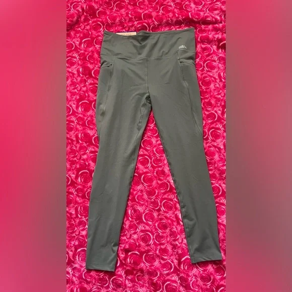 New Eddie Bauer Women's Comfort
Stretch Moisture Wicking Trail
Legging Tight L - Picture 3 of 5